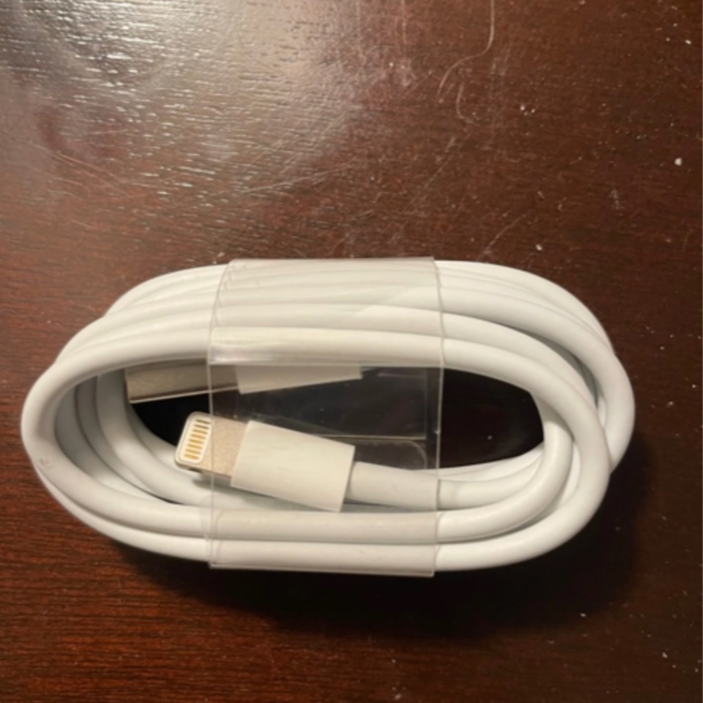 Apple iPhone Lighting Cable